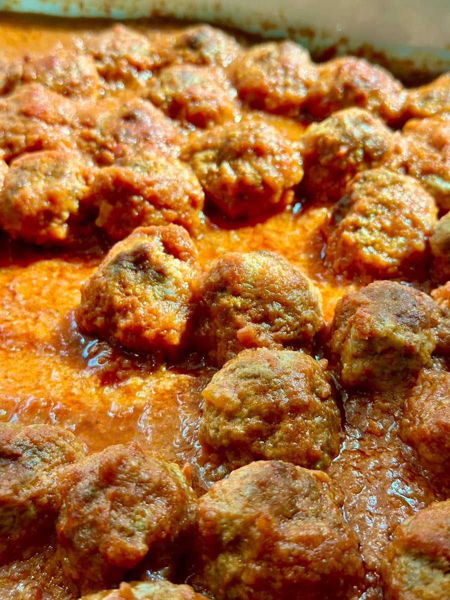 Meatballs in tomato sauce
